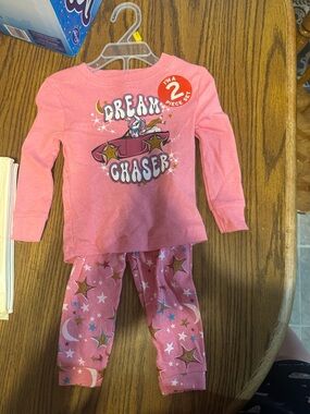 Kidgets Pink 'Dream Chaser' Two-Piece Pajama Set